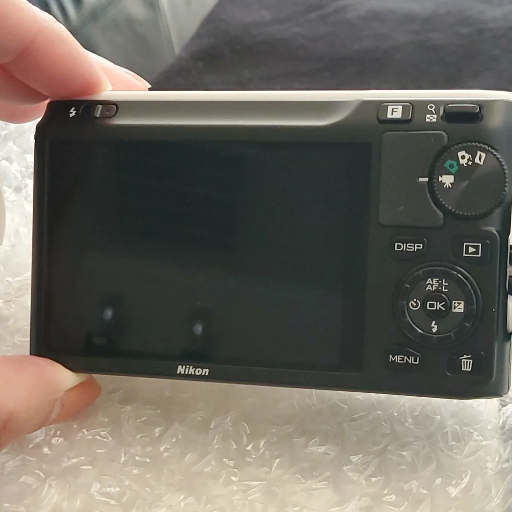 Nikon refurb CoolPix J1 white w/accessories